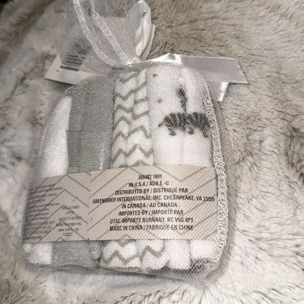 NWT Baby Lounge Washcloths- Set Of 4‎ white & Gray Baby Zebra Waves Solid Gray